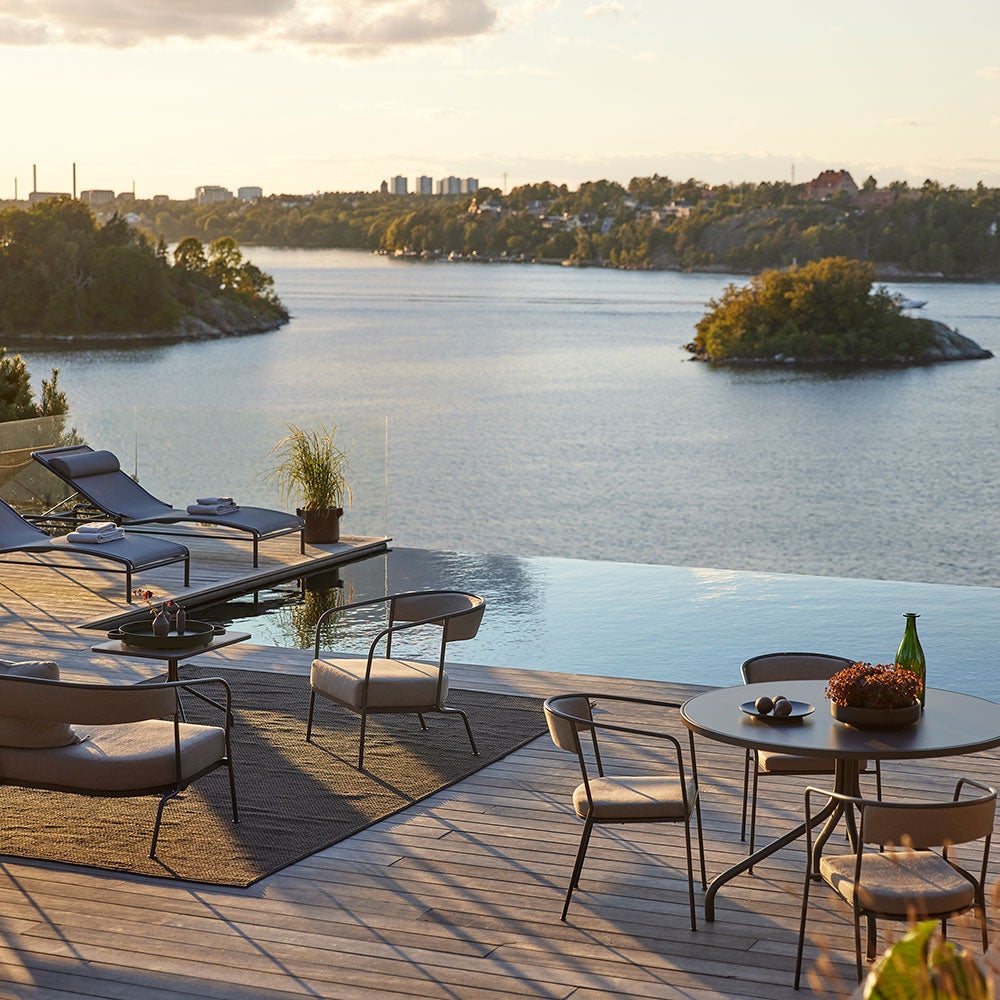 Arholma Spisebord Rundt 120 cm Dark Grey Skargaarden