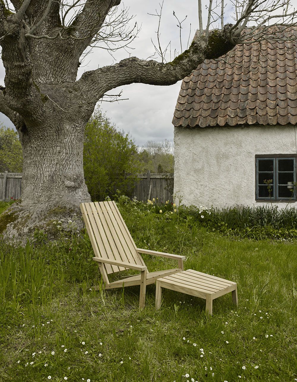 Between Lines fodskammel teak