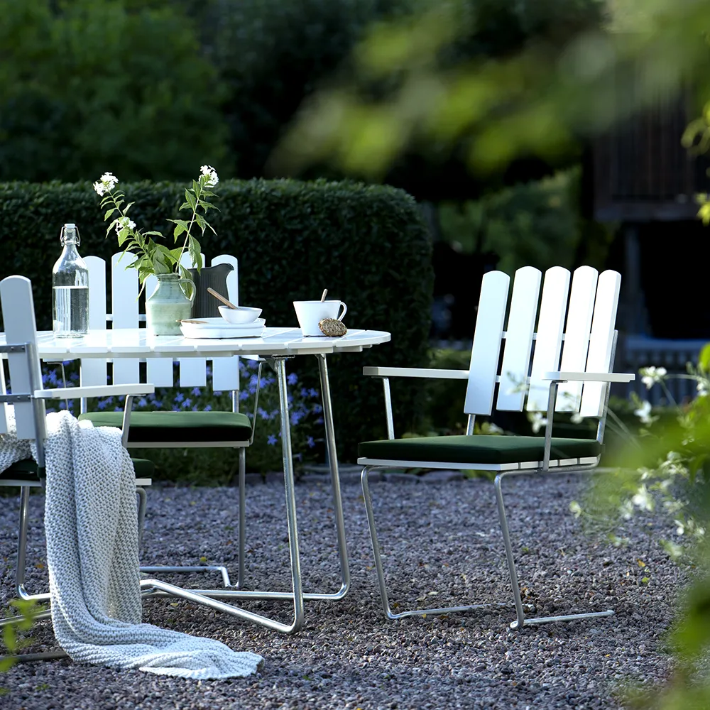 A2 Lænestol Hvidlakeret Eg/Varmgalvaniseret Understel Grythyttan Stålmöbler