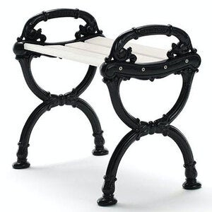 Byarum skammel ender: sort / træ: hvidlakeret fyrretræ