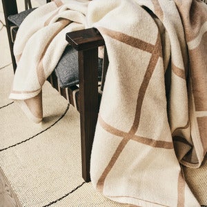 Vævet plaid i lammeuld Criss Beige