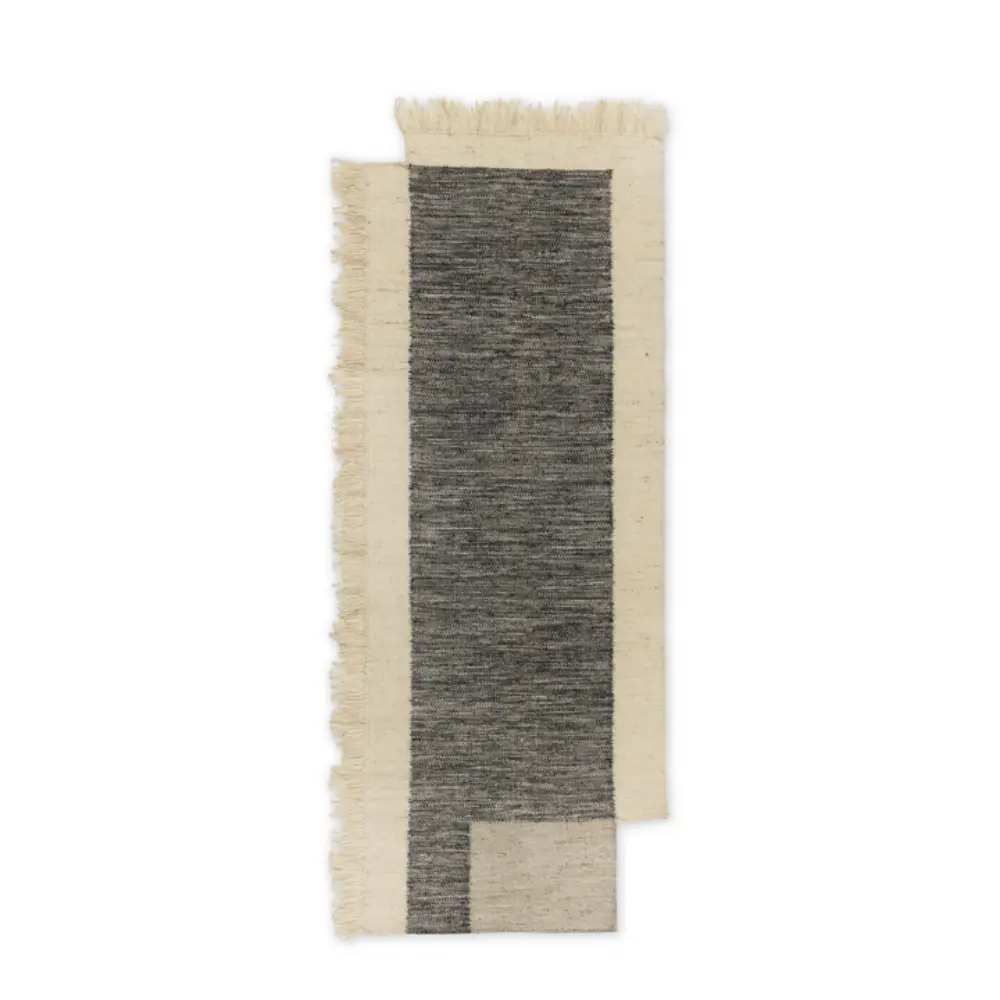 Ferm Living, Counter håndvævet uldtæppe 80x200 cm - Charcoal/Off-white