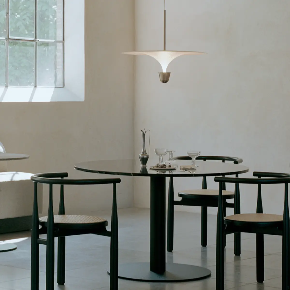 Florence Søjlebord Ø145cm Sort Marquina Marmor