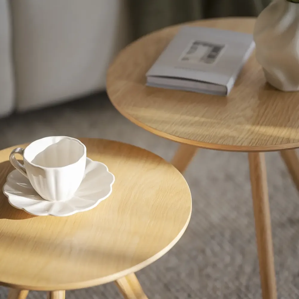 Yumi indskudsborde lakeret eg