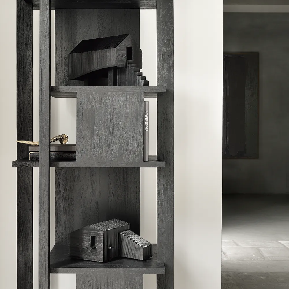 Stilt House skulptur sortlakeret mahogni