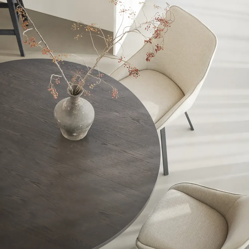 Alison stol lysebeige stof/ben i sort metal