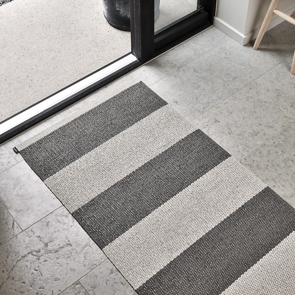 Bob taeppe Charcoal/Linen 140 x 180 cm