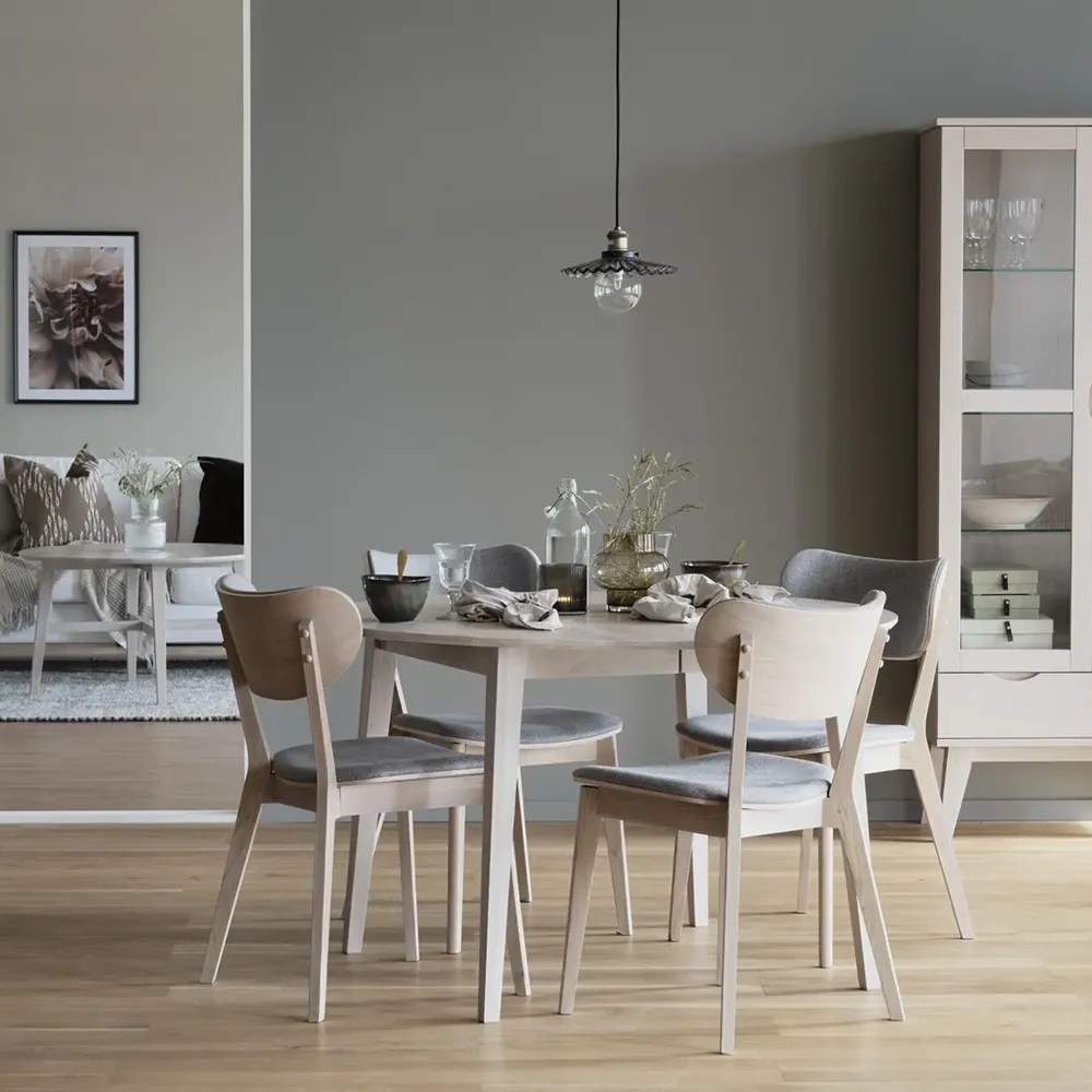 Kato spisebordsstol hvidkalket eg/lysegrå stof