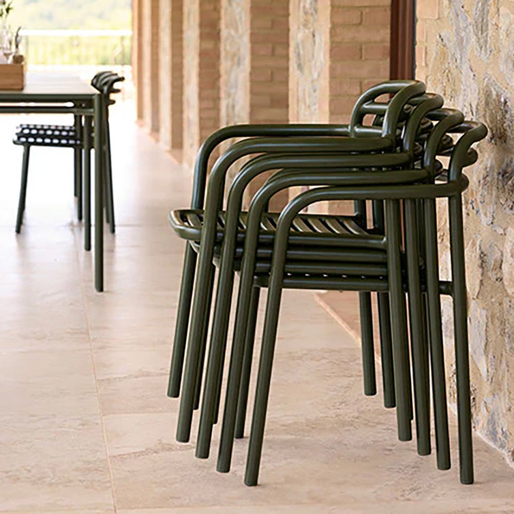 Bliss spisebord inkl. to stole med armlæn - Mørkegrøn aluminium