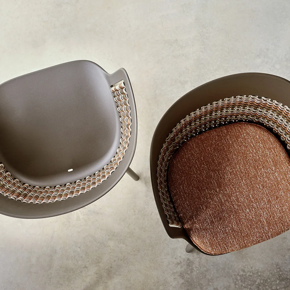 MYMI lænestol w/ aluminum ben DE1 black pepper 0317 black pepper 0317