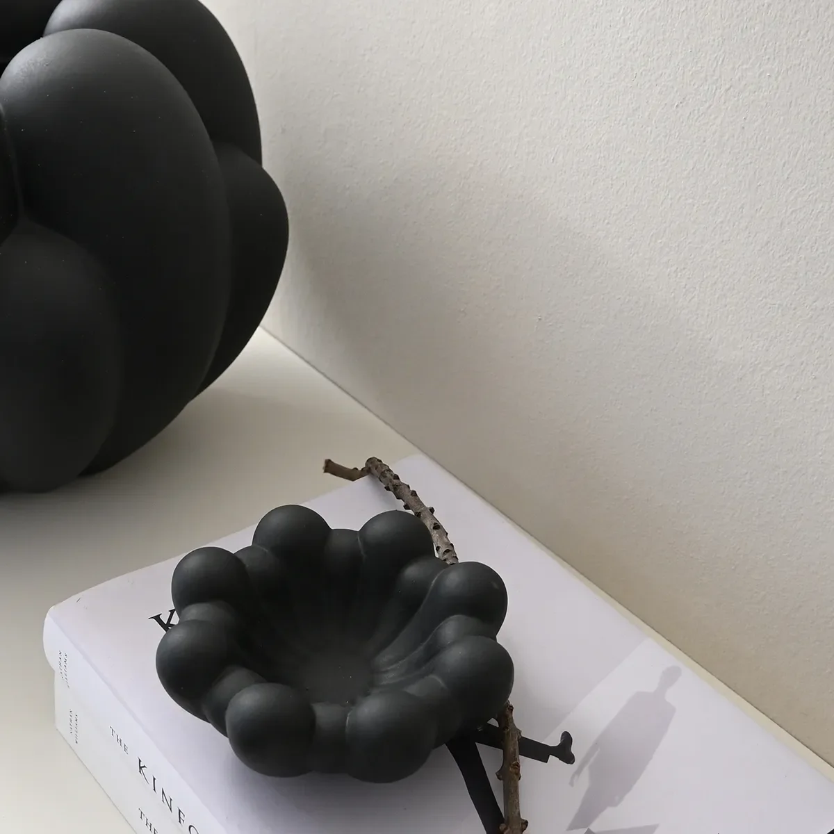Håndlavet Dekorationsskål Bloom Black Ø 15,5 cm