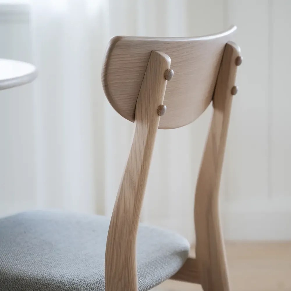 Rodham stol hvidpigmenteret eg/grå-beige