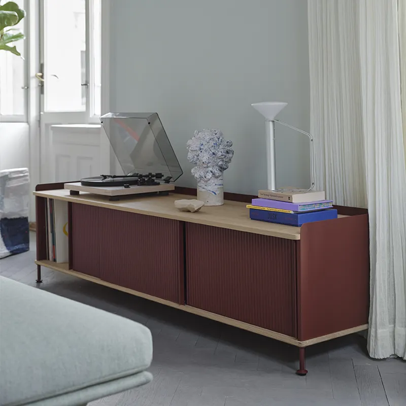 Enfold skænk 186 x 45 cm  - oiled oak Deep Red