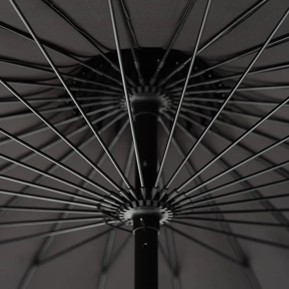 Parasol med frynser Ø240 cm Sort