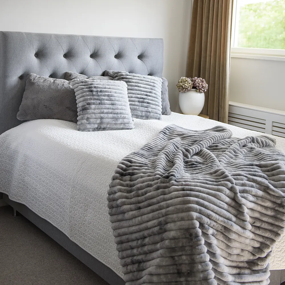 Stripy pyntepude 45x45 cm Stone