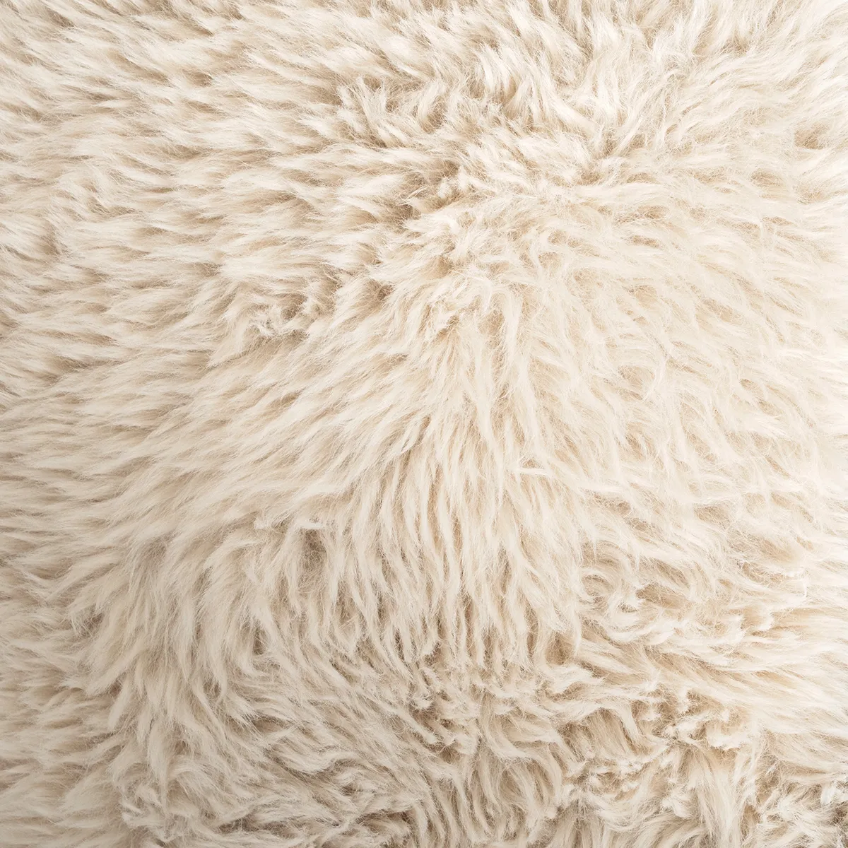 Lænestol i Asketræ Glenn Cloud Fur Off White