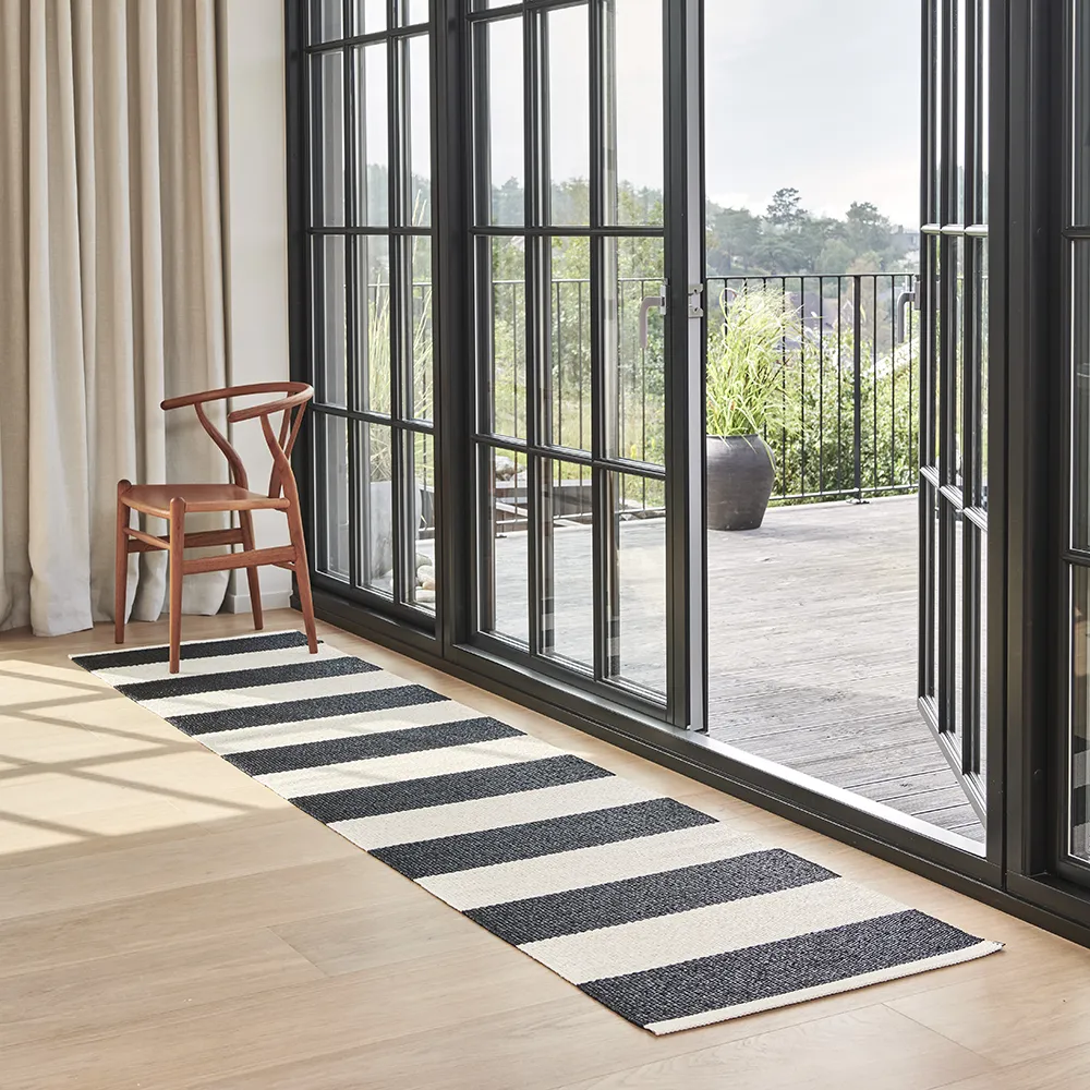 Bob taeppe Black/Vanilla 70 x 300 cm