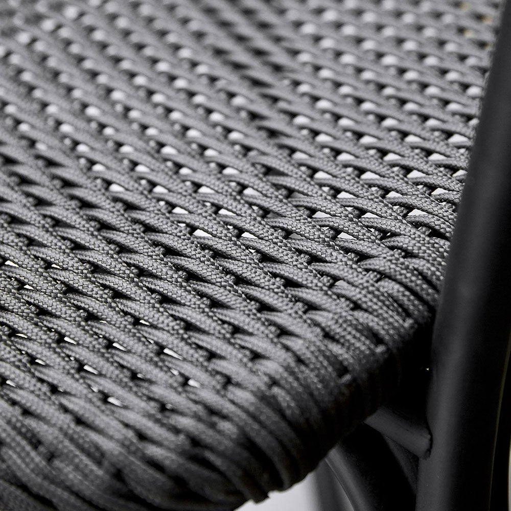 Noble lænestol i rattan sort