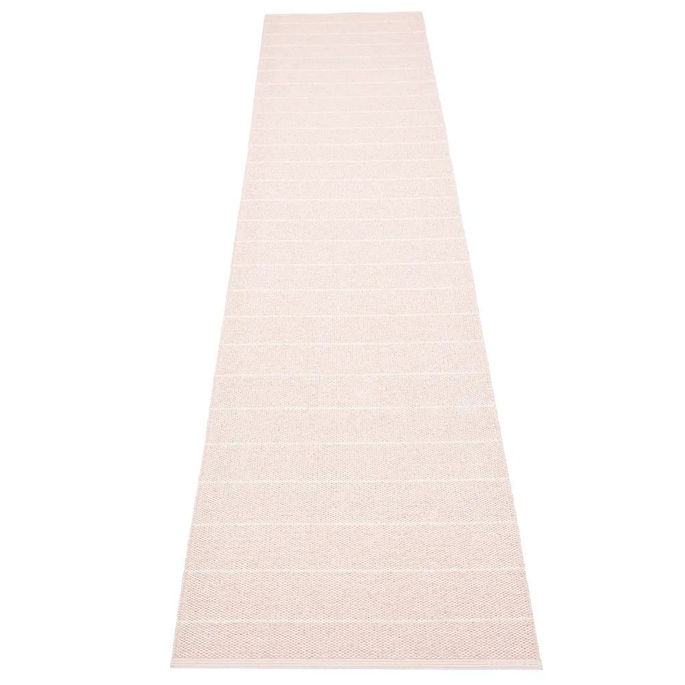 Pappelina Carl taeppe Pale Rose/ Pearl Pink 70 x 350 cm