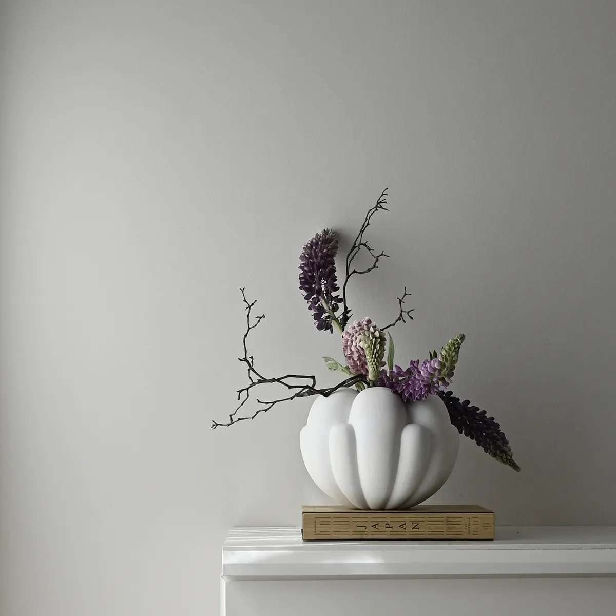 Håndlavet vase Bloom Petit Bone White H18 cm