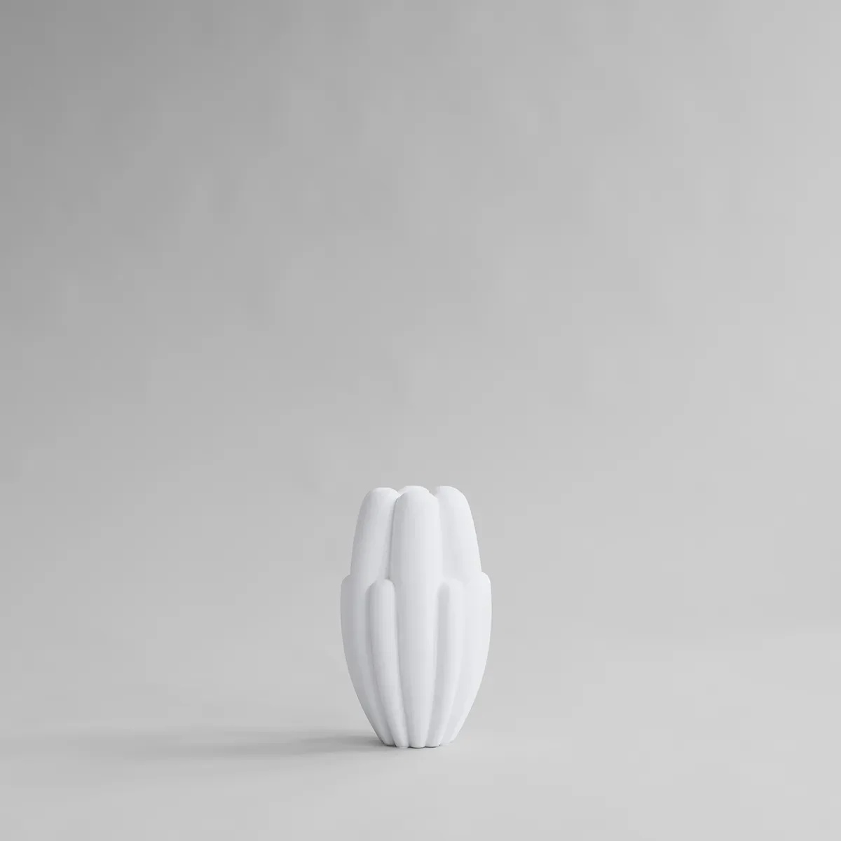Håndlavet vase Bloom Slim Mini Bone White H34 cm