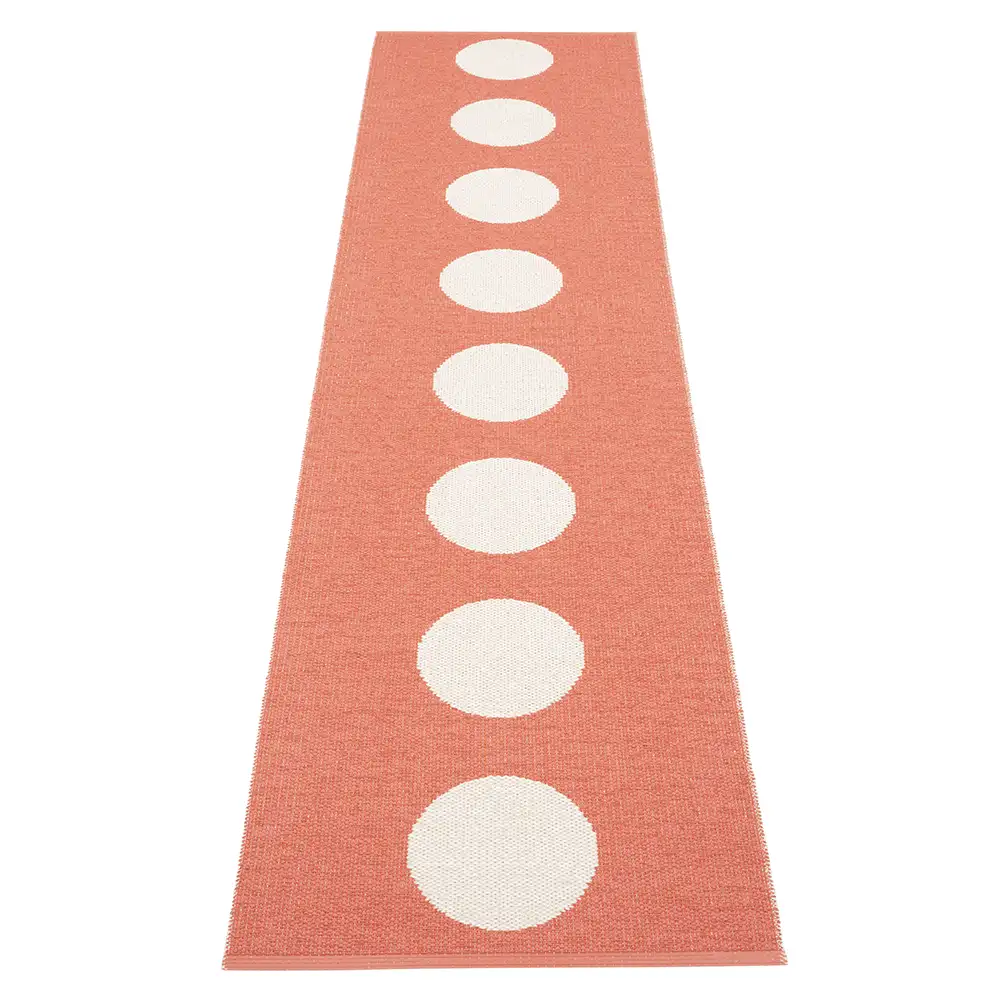 Pappelina, Vera tæppe 70x300 cm Flamingo