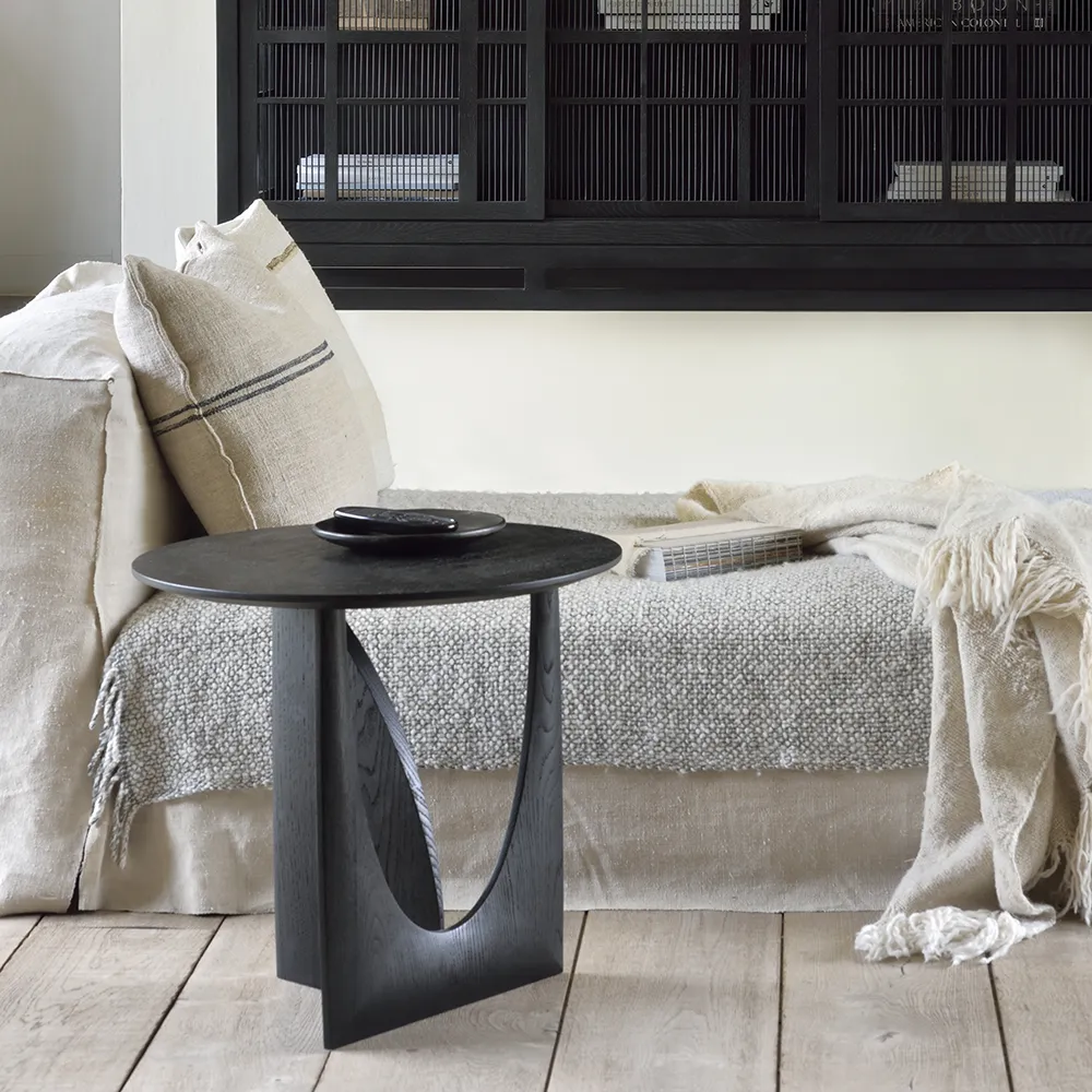 Geometric Sidebord Eg sort