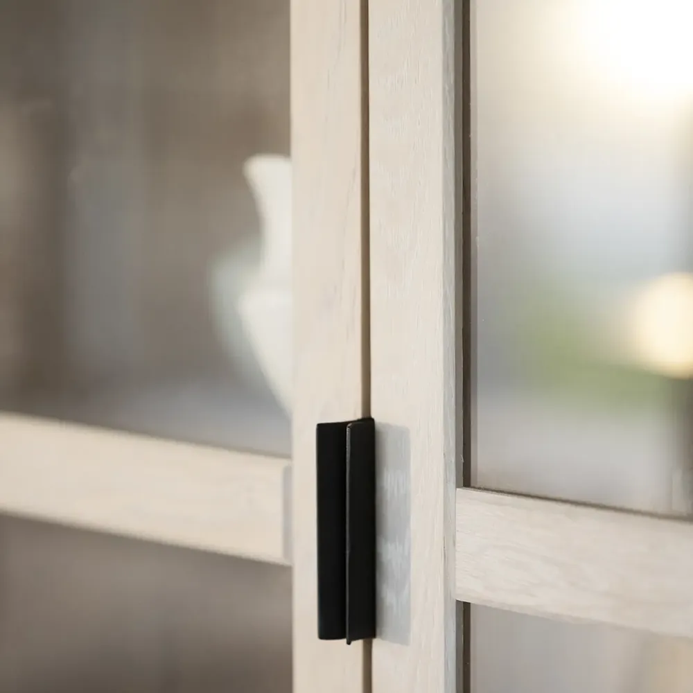 Everett vitrinskab hvidpigmenteret