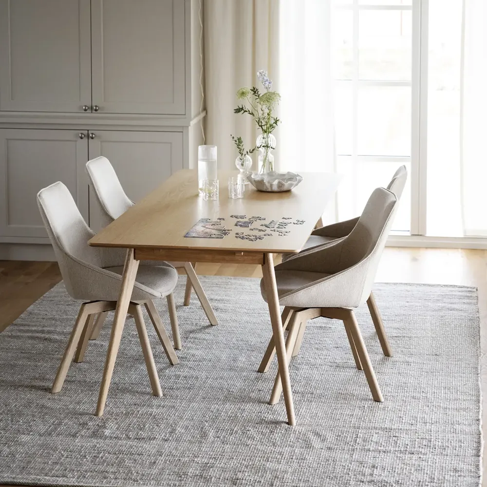 Alison stol lysebeige stof/egeben