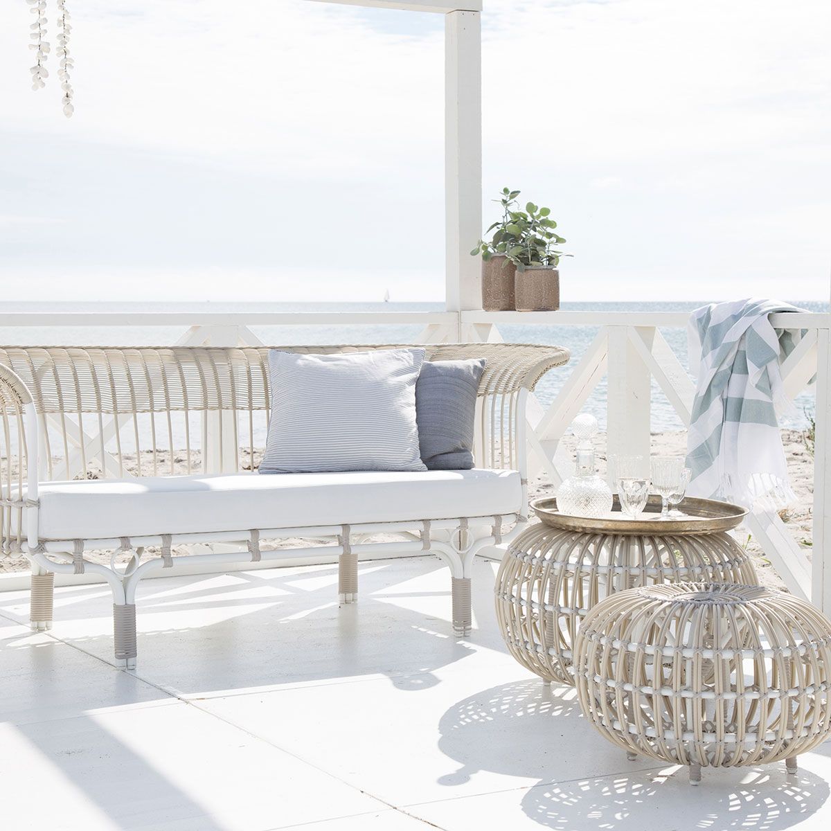 Belladonna Sofa Kunstrotting Moccachino