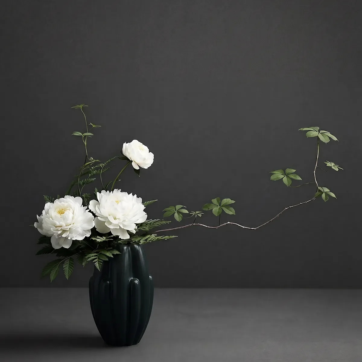 Håndlavet vase Bloom Slim Mini Dark Green H34 cm