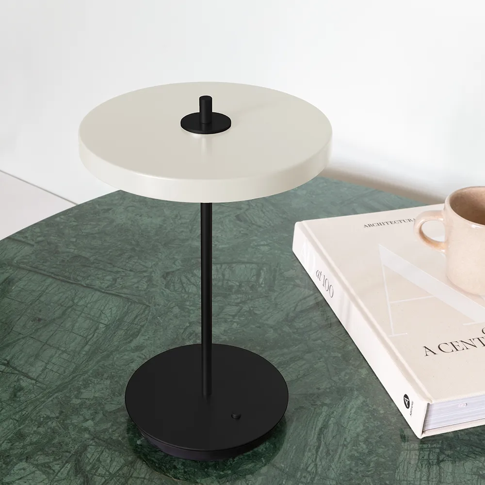 Asteria Move Bærbar lampe Pearl White/Black Stem