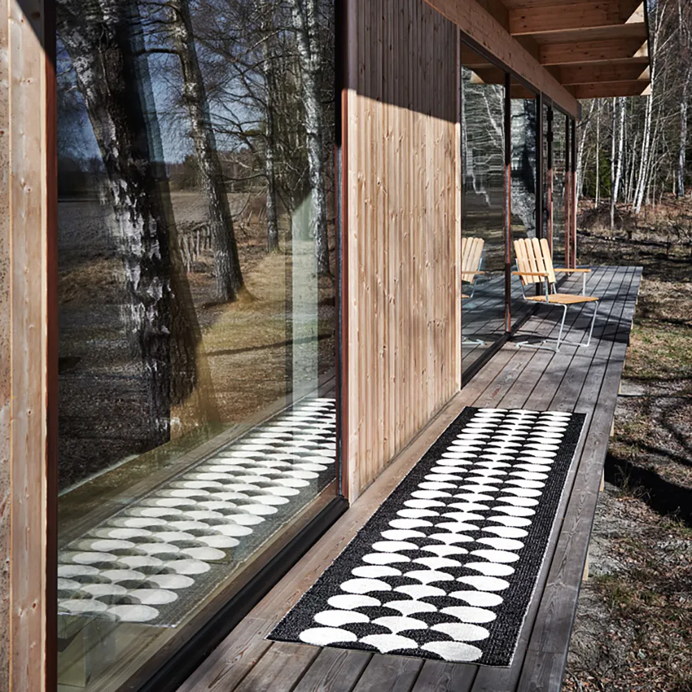 Poppy Black / Vanilla tæppe 70 x 350 cm