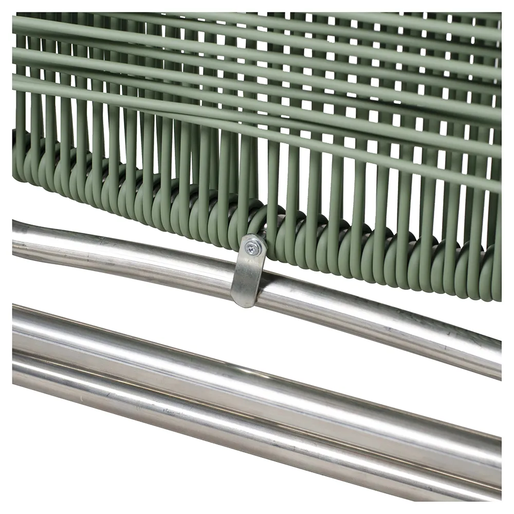 Spaghetti solstol i sage green aluminium