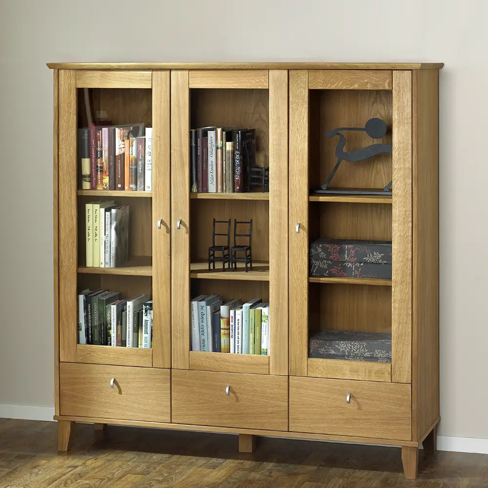 Ekliden vitrineskab 137 cm i oliebehandlet eg