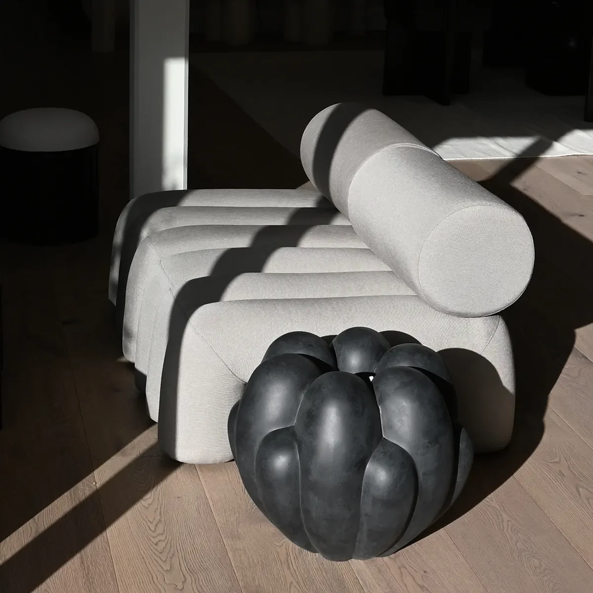 Håndlavet vase Bloom Big Black H44 cm