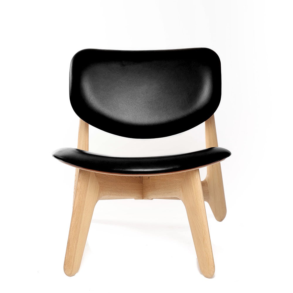 Slab Lounge Chair fra Tom Dixon Natural Oak - Black Leather - Jacobsen Plus
