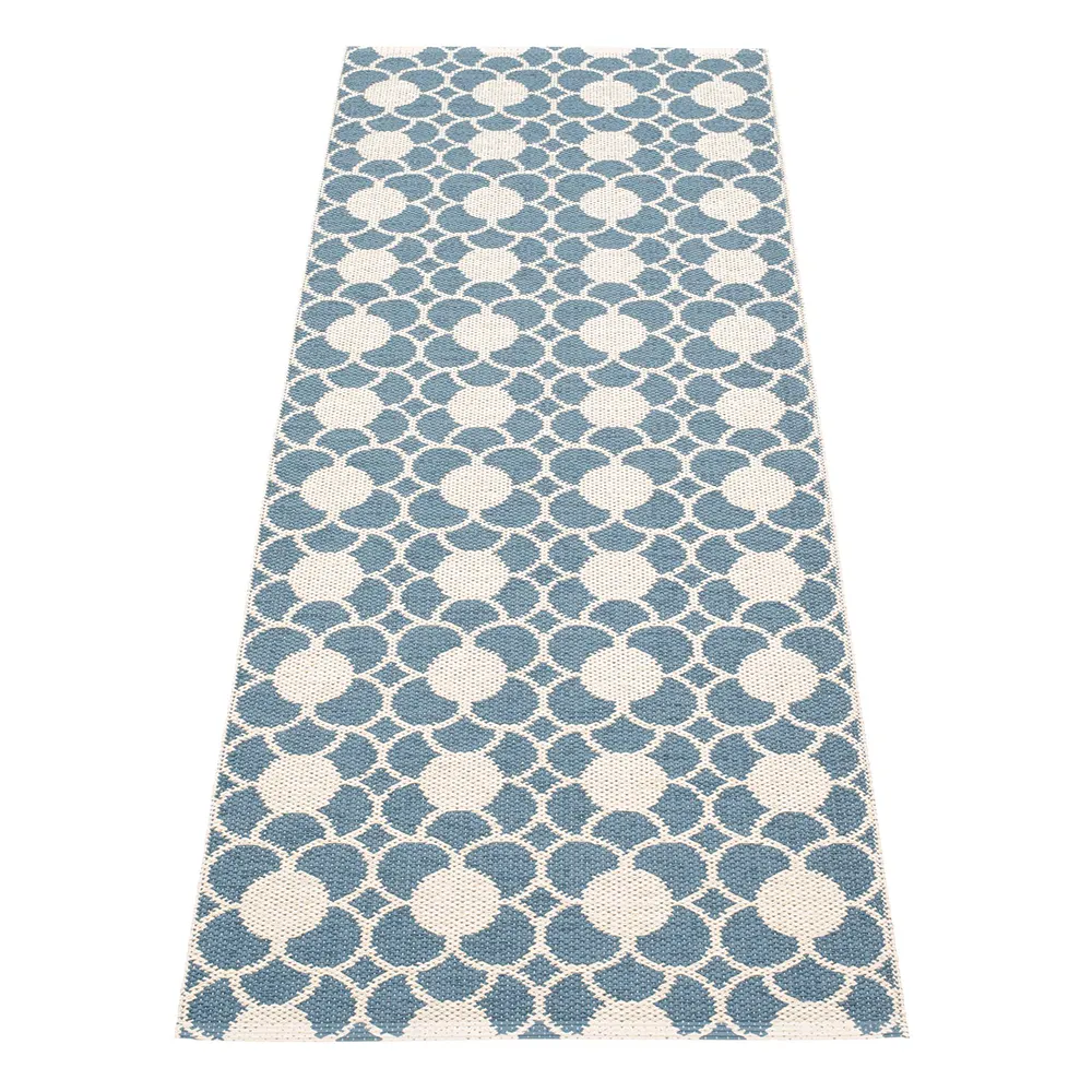 Pappelina, Anya tæppe River Blue/Vanilla 70 x 200 cm