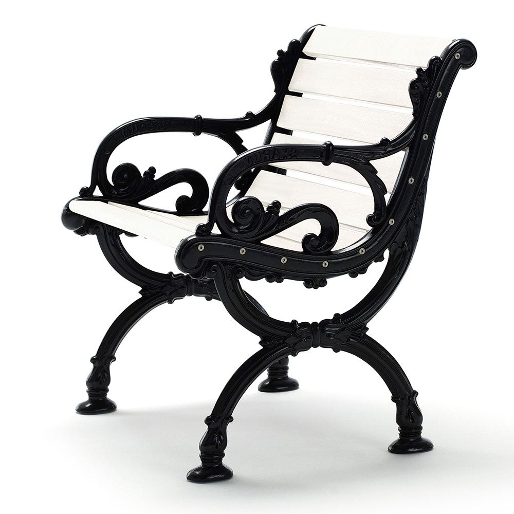 Byarums Bruk, Byarum lænestol / stativ: sort / træ: hvidlakeret fyrretræ