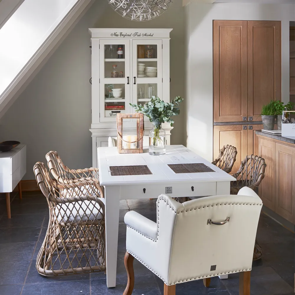 New England Fiskemarkedsskab 227x124 cm