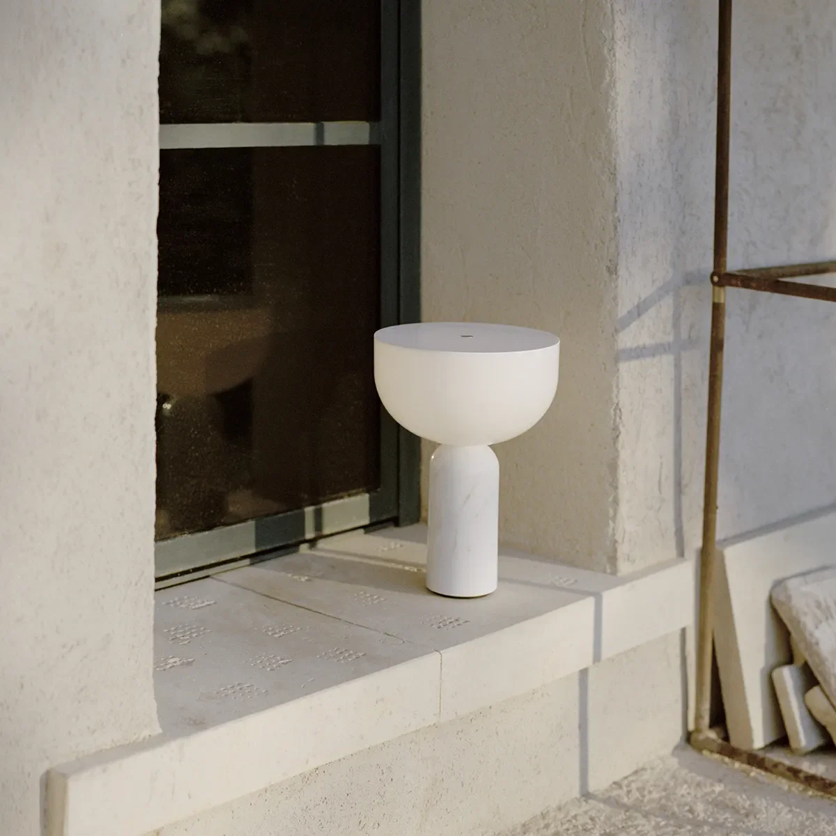 Kizu Bærbar bordlampe Hvid Marble