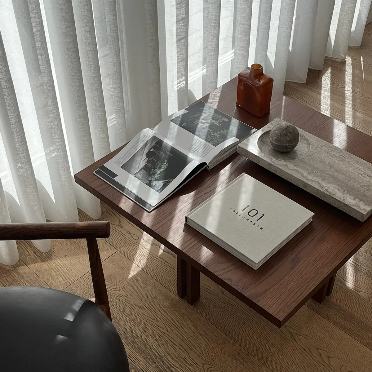 Sofabord i eg 80x80 Plinth Classic Brown Oak