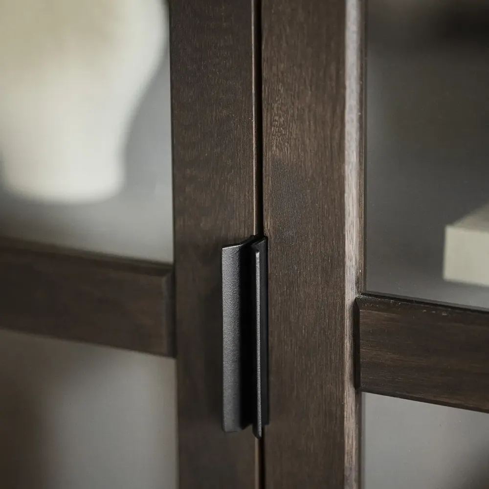 Everett vitrineskab brun