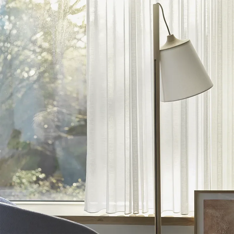 Pull gulvlampe - Eg/Hvid