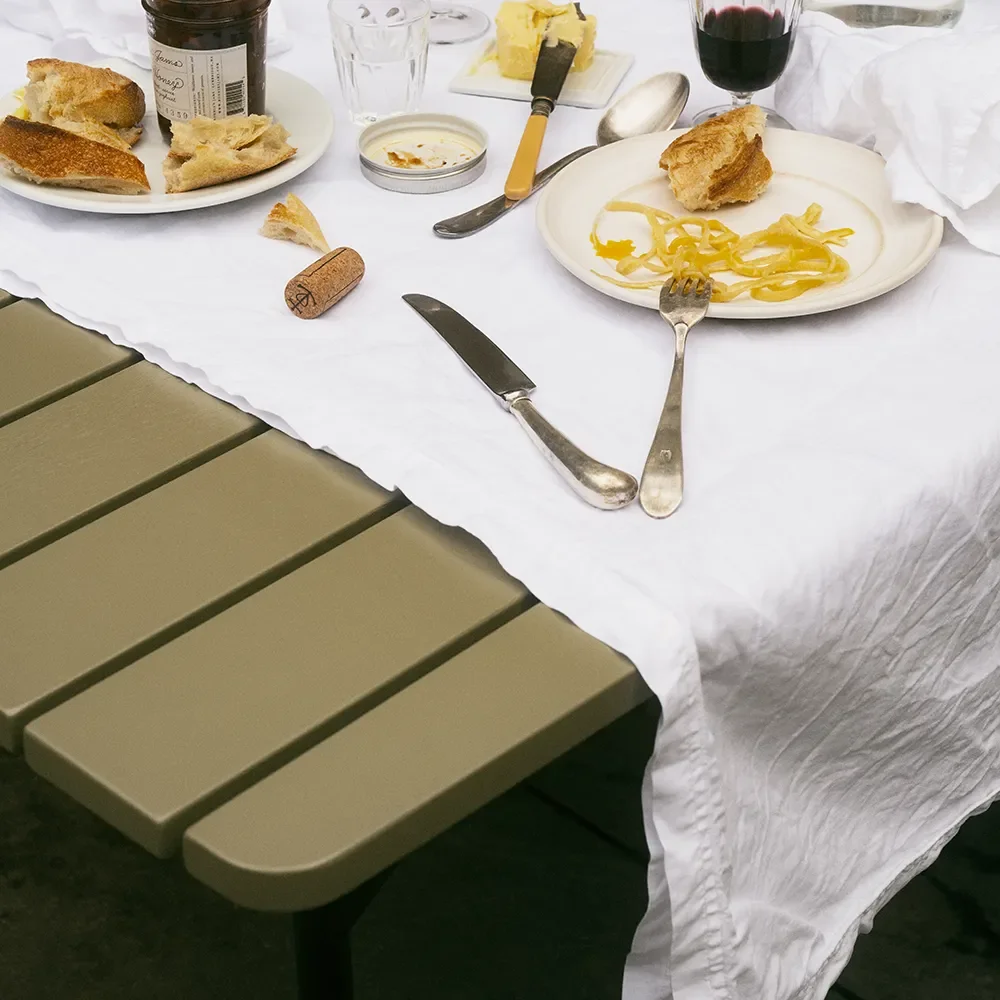 Bord B25A 120 Grønlakeret eg / sort stativ