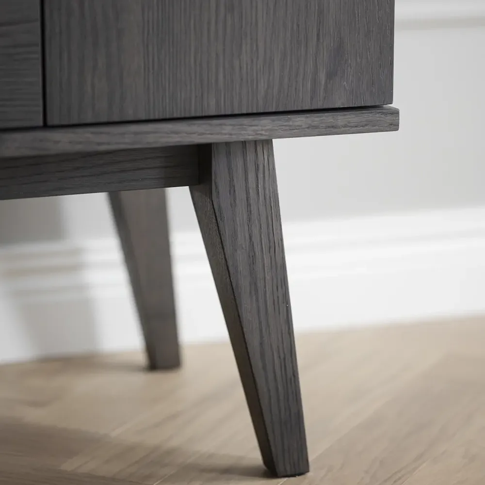 Filippa skænk 122x40 cm mørkebrun eg