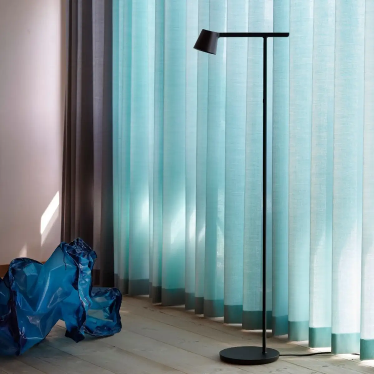 Tip Gulvlampe - Black