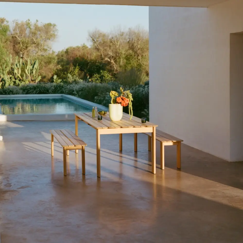 Udebord i Teak Assemble