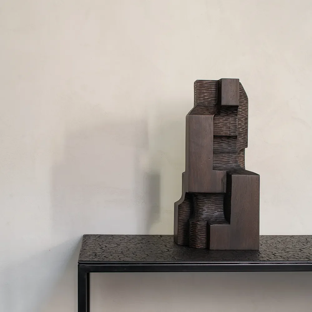 Blok Organic skulptur espressolakeret mahogni