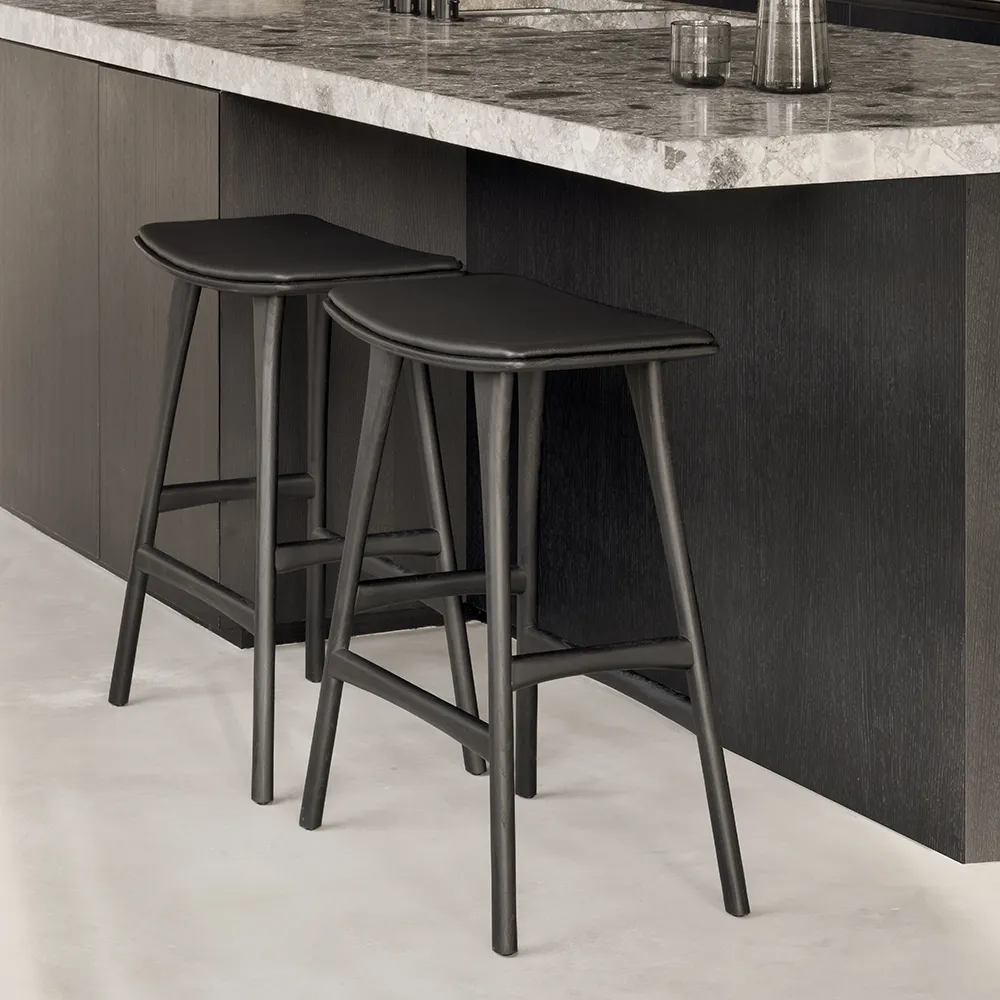 OssoBarstol Lav Sortlakeret eg/Black leather